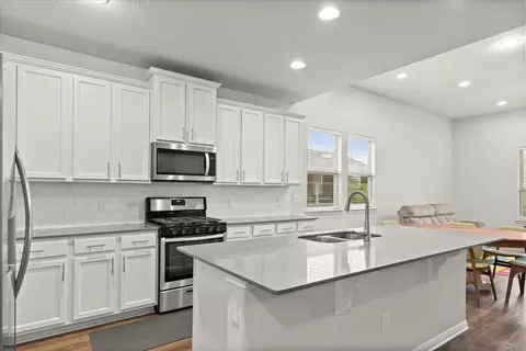 Kitchen - 213 Munk Ln, Leander, TX 78641 photo 2 of 4