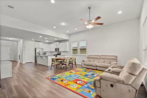 Entry Way - 213 Munk Ln, Leander, TX 78641 photo 4 of 5