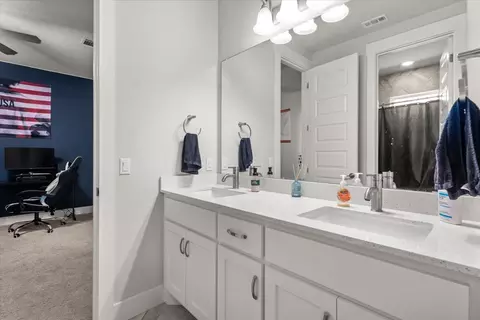 Bath - 104 Draper Ln, Bertram, TX 78605 photo 6 of 7