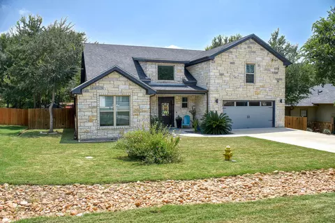 160 Nuuanu Ln, Bastrop, TX 78602