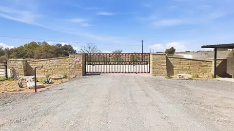 300 Willow Oak Dr, Goldthwaite, TX 76844