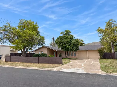 8900 Pointer Ln, Austin, TX 78758