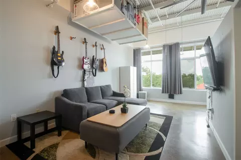 2401 E 6th St #6100, Austin, TX 78702