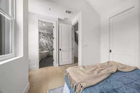 Bedroom - 5104 Stone Gate Dr #2, Austin, TX 78721 photo 6 of 10