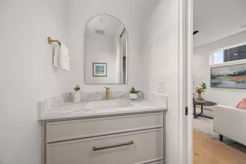 Bath - 5104 Stone Gate Dr #2, Austin, TX 78721 photo 1 of 9