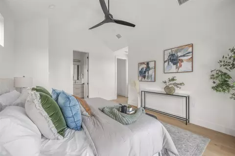 Bedroom - 5104 Stone Gate Dr #2, Austin, TX 78721 photo 10 of 10