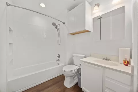 Bath - 113 Bexar Forest Cv, Elgin, TX 78621 photo 3 of 3