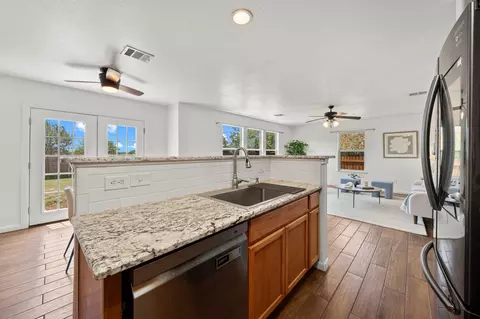 Kitchen - 113 Bexar Forest Cv, Elgin, TX 78621 photo 4 of 4