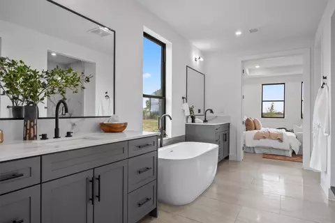 Bath - 101 Fall Dr, Georgetown, TX 78633 photo 3 of 6