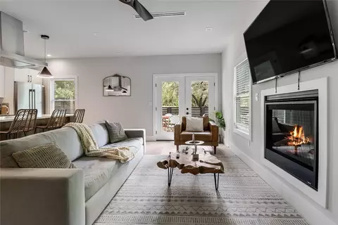 1111 W Annie St #B, Austin, TX 78704