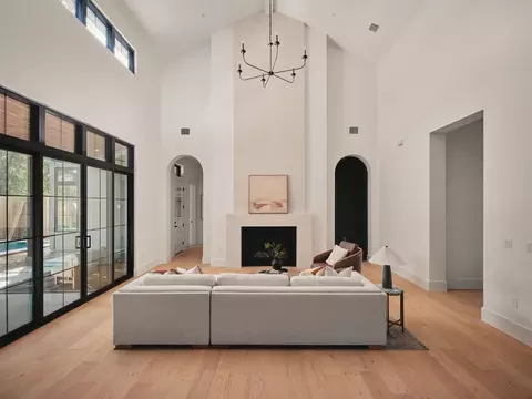 704 E 46th St, Austin, TX 78751