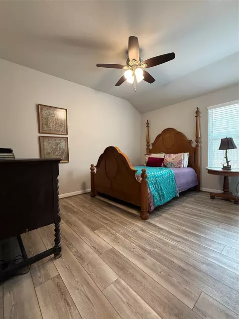 Bedroom - 2336 Hagerman Rd, Conroe, TX 77384 photo 2 of 7