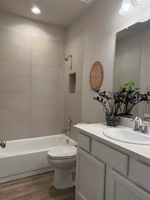 Bath - 2336 Hagerman Rd, Conroe, TX 77384 photo 1 of 5
