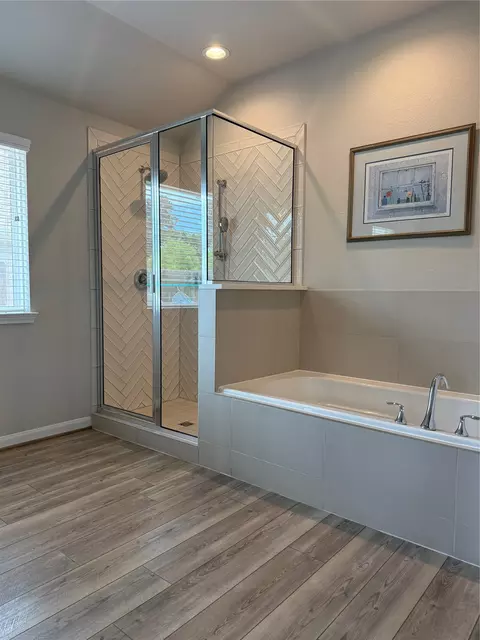 Bath - 2336 Hagerman Rd, Conroe, TX 77384 photo 3 of 5
