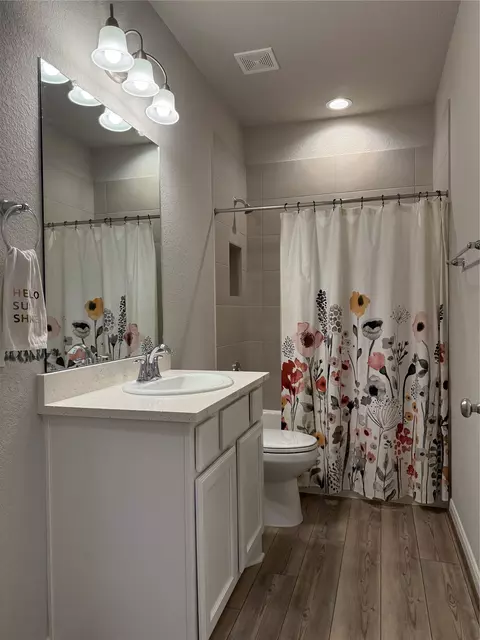 Bath - 2336 Hagerman Rd, Conroe, TX 77384 photo 2 of 5