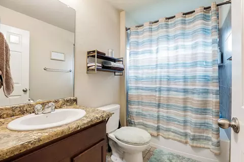 Bath - 138 Talon Dr, Luling, TX 78648 photo 3 of 3