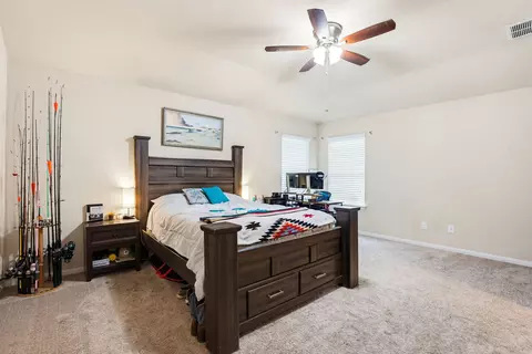 Bedroom - 138 Talon Dr, Luling, TX 78648 photo 1 of 3