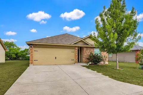 Exterior - 138 Talon Dr, Luling, TX 78648 photo 2 of 4