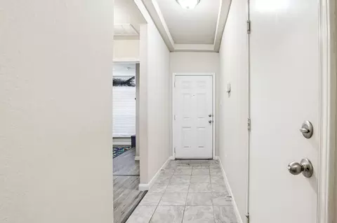 Entry Way - 138 Talon Dr, Luling, TX 78648 photo 1 of 1