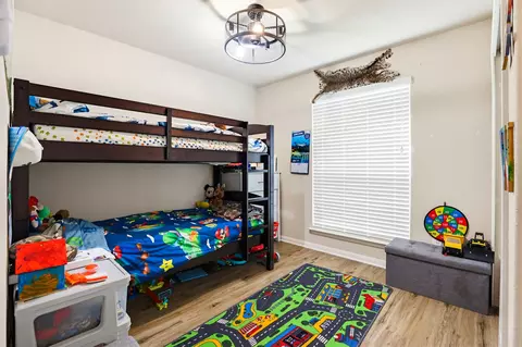 Bedroom - 138 Talon Dr, Luling, TX 78648 photo 2 of 3