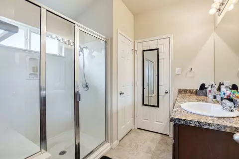 Bath - 138 Talon Dr, Luling, TX 78648 photo 1 of 3