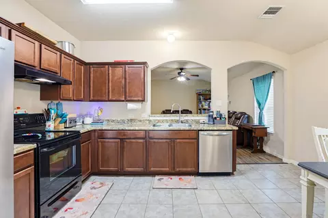 Kitchen - 138 Talon Dr, Luling, TX 78648 photo 1 of 2