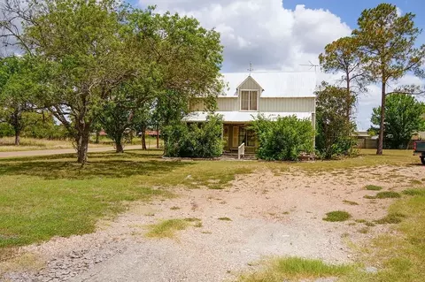 1400 Fm 609 Rd, Flatonia, TX 78941