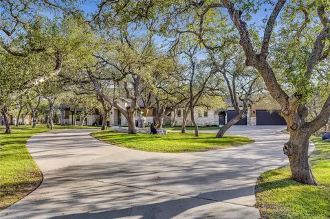 335 Beulah Ln, Dripping Springs, TX 78620