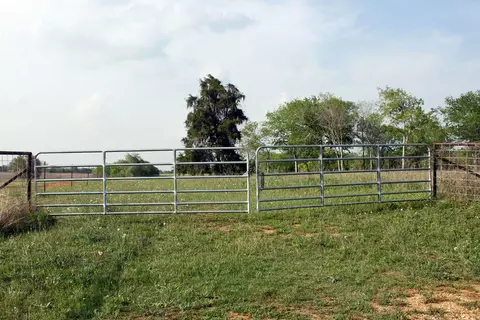 3223 Old Kelley Rd, Lockhart, TX 78644