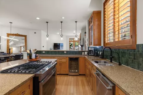 2207 Forest Trl #A, Austin, TX 78703