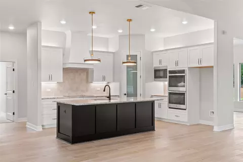 Kitchen - 637 Bald Eagle Loop, Salado, TX 76571 photo 1 of 5
