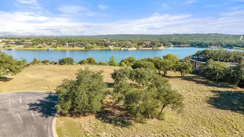 25208 Chernosky Point Cv, Spicewood, TX 78669