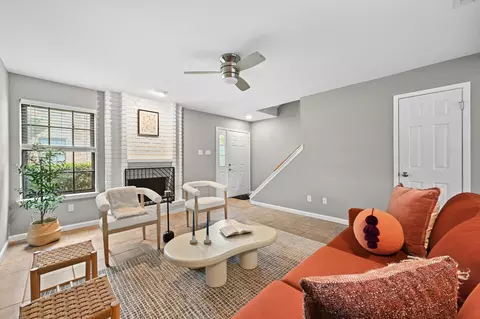 8400 Jamestown Dr #332, Austin, TX 78758