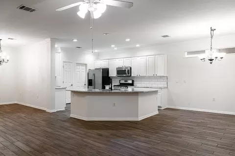 124 Dewberry Dr, Georgetown, TX 78633