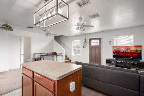 643 Northlake Dr, New Braunfels, TX 78130