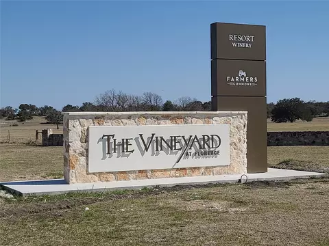 204 Via Daniela, Florence, TX 76527