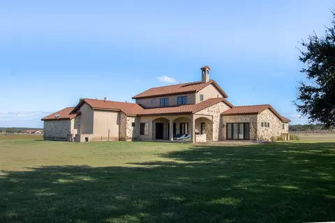 204 Via Daniela, Florence, TX 76527 photo 6