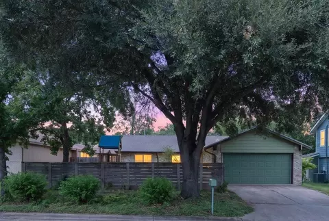 1213 Dunstan Dr, Austin, TX 78745