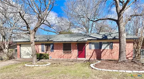 305 Carothers St, Copperas Cove, TX 76522