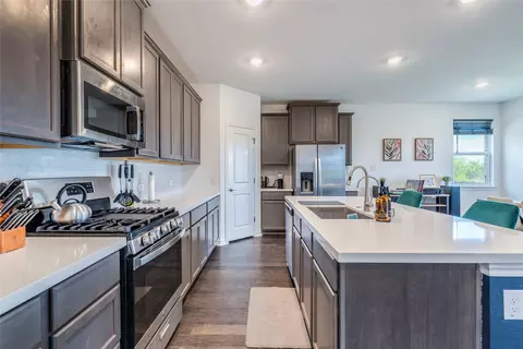 Kitchen - 572 Pepperbark Loop, Buda, TX 78610 photo 2 of 4