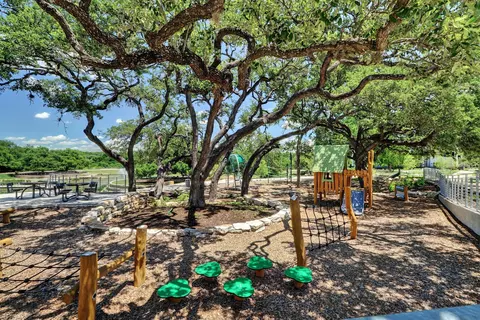 View/Area - 4515 Unity Cir, Austin, TX 78731 photo 4 of 5