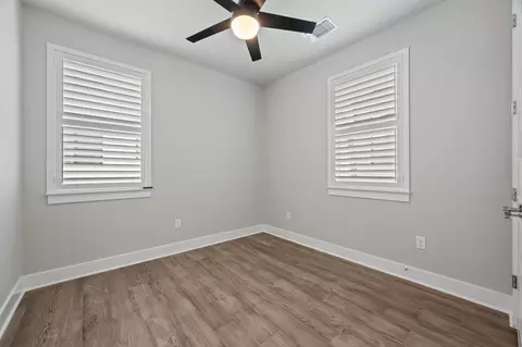 Bedroom - 4515 Unity Cir, Austin, TX 78731 photo 3 of 4