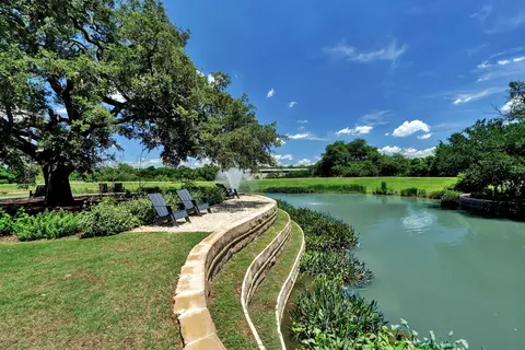 View/Area - 4515 Unity Cir, Austin, TX 78731 photo 2 of 5