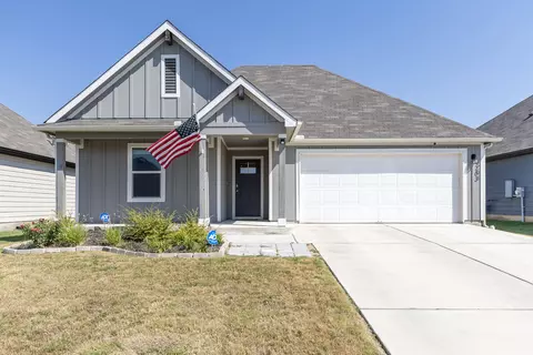 203 Mulberry Creek Ln, Hutto, TX 78634
