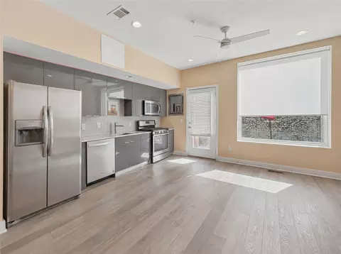 1800 E 4th St #223, Austin, TX 78702