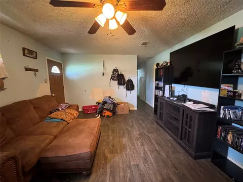 Living - 3041 Monroe St, Commerce, TX 75428 photo 2 of 4