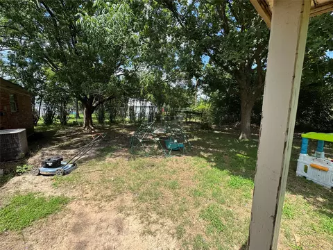 Exterior - 3041 Monroe St, Commerce, TX 75428 photo 2 of 5