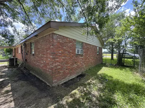Exterior - 3041 Monroe St, Commerce, TX 75428 photo 3 of 5