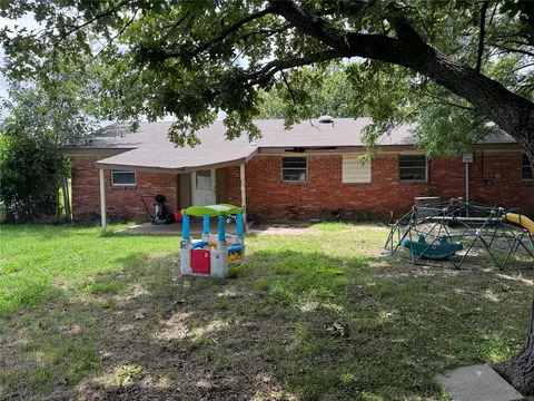 Exterior - 3041 Monroe St, Commerce, TX 75428 photo 5 of 5