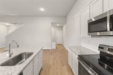 Entry Way - 162 Gunner Rd, Buda, TX 78610 photo 4 of 5